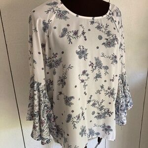 Lauren Conrad Bell Sleeve Floral Size Small